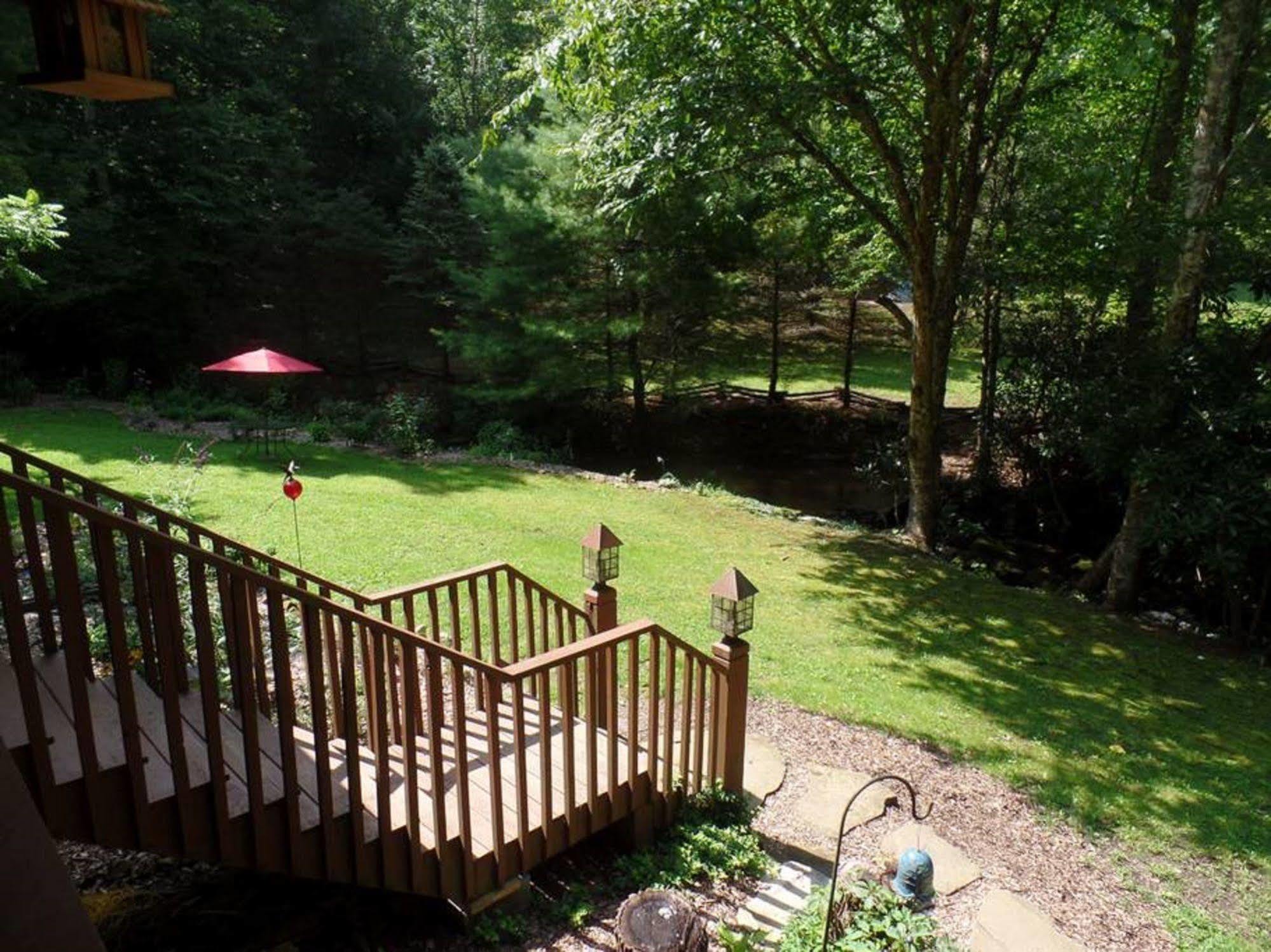 Creekside Paradise Bed And Breakfast Robbinsville Exterior foto