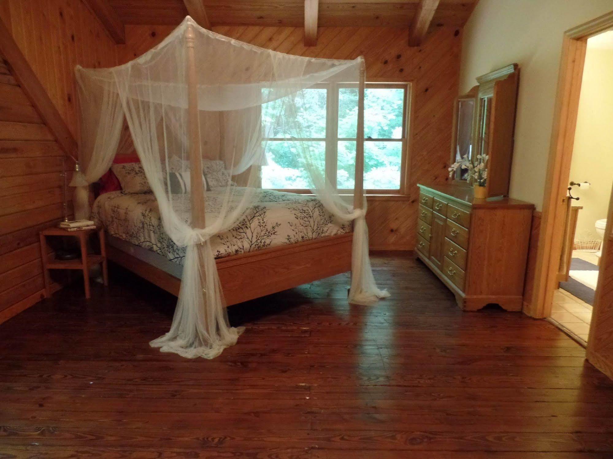 Creekside Paradise Bed And Breakfast Robbinsville Exterior foto